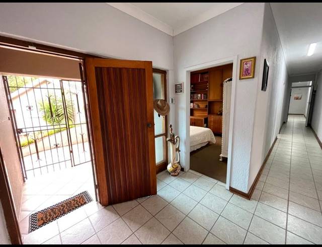 4 BEDROOM HOUSE FOR SALE IN GREENHILLS